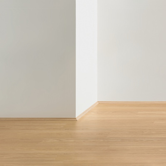 Напольный плинтус Скоция Quick Step QSSCOT 17x17х2400/ 05489