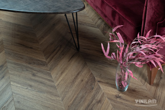 ПВХ плитка VINILAM  PARQUET CHEVRON Glue I107516 Шеврон Лувр Glue