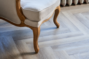 ПВХ плитка VINILAM PARQUET HERRINGBONE Glue GD11122 Паркет Эрмитаж Glue