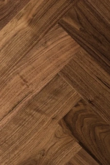 Английская елка Ablux Орех Американский селект Herringbone 12х125х600 мм, лак