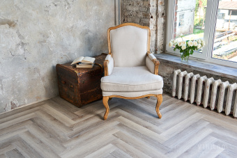 ПВХ плитка VINILAM PARQUET HERRINGBONE Glue GD11122 Паркет Эрмитаж Glue